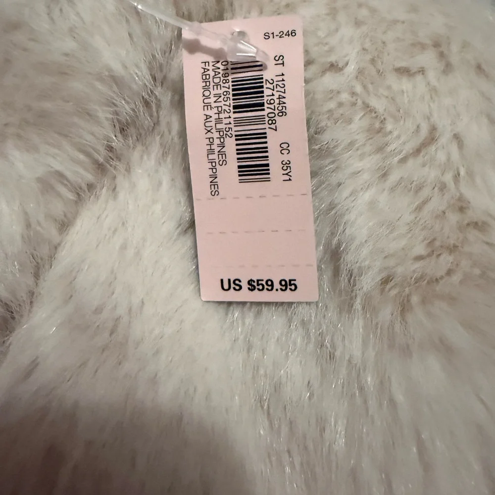 NWT Victoria's Secret Cream Faux Fur Hobo Bag - Picture 3 of 3